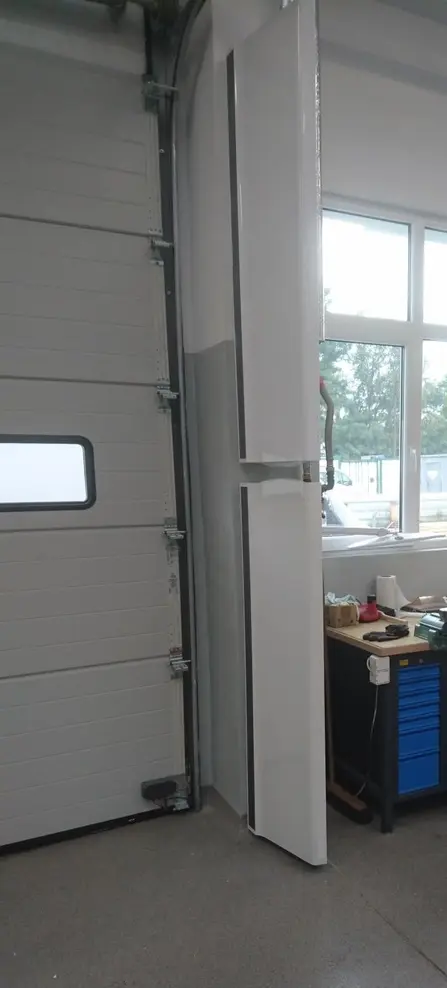 vertically mounted air curtains; vertical installed air curtains;