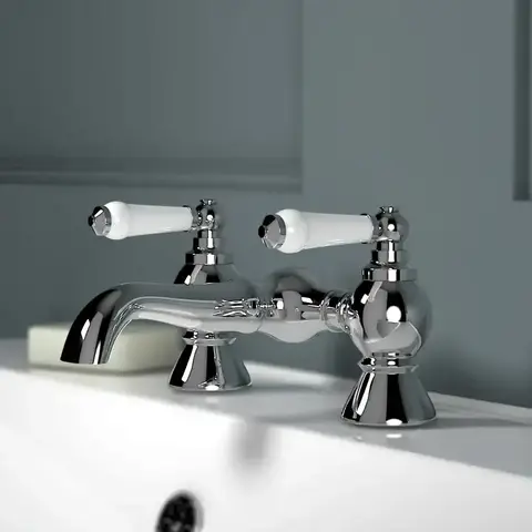 Standard bath tap mixer type with a flow rate of around 12 litres per minute at full flow